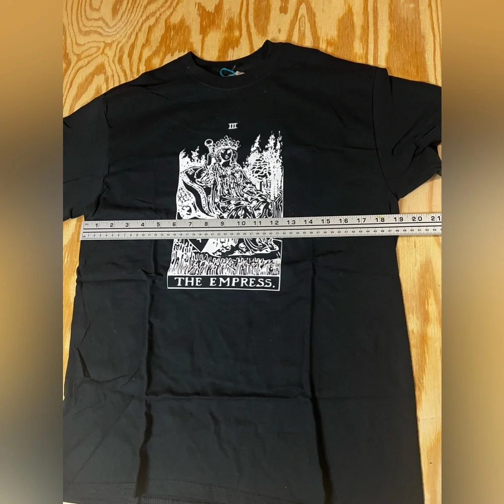 Handmade Tarot Empress graphic tee - Picture 5 of 5